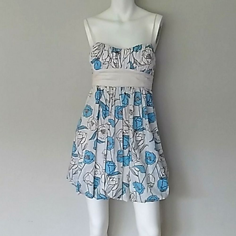 Ruby Rox White/Blue Floral Dress. Sz 3